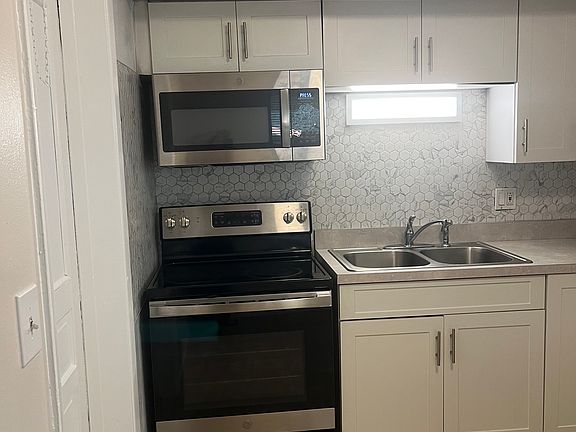 3rd image of 3535 Dahlia Pl APT B