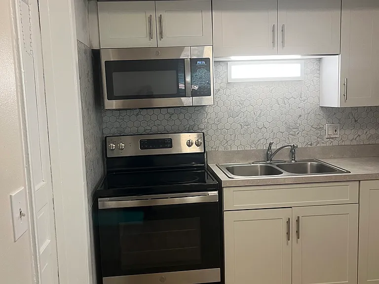 3535 Dahlia Pl #B — Photo 3
