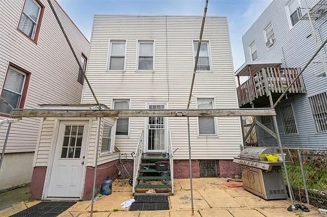 1012 Paterson Plank Rd #1 — Photo 11