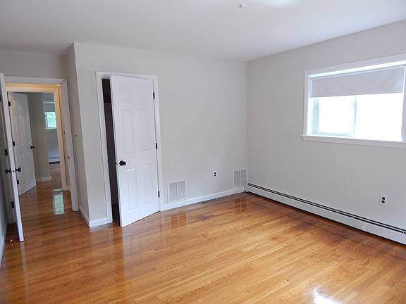 5th image of 140 Barham Ave #1A
