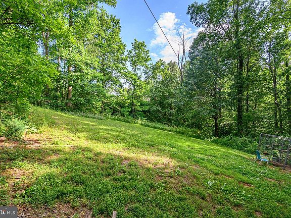 4th image of 282 Bragg Dr