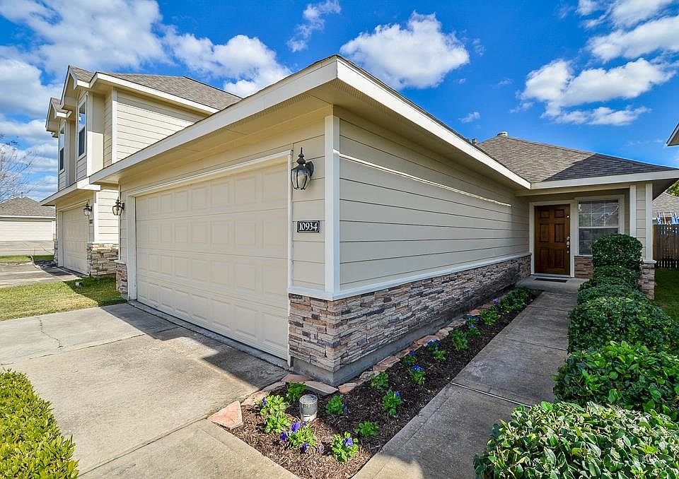 1st image of 10934 Windfern Lakes St