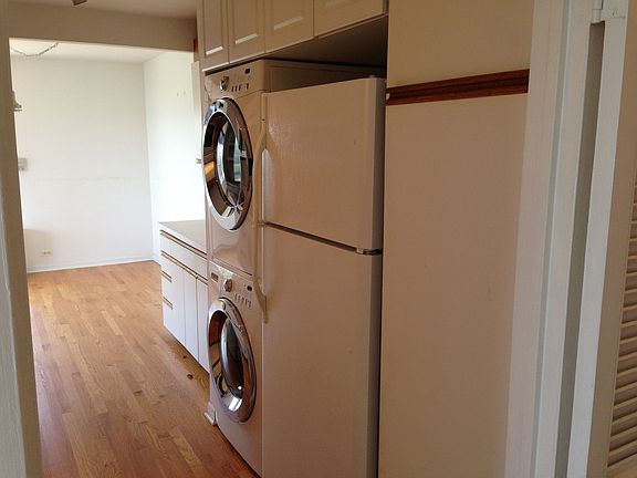 4th image of 4170 N Marine Dr APT 13A