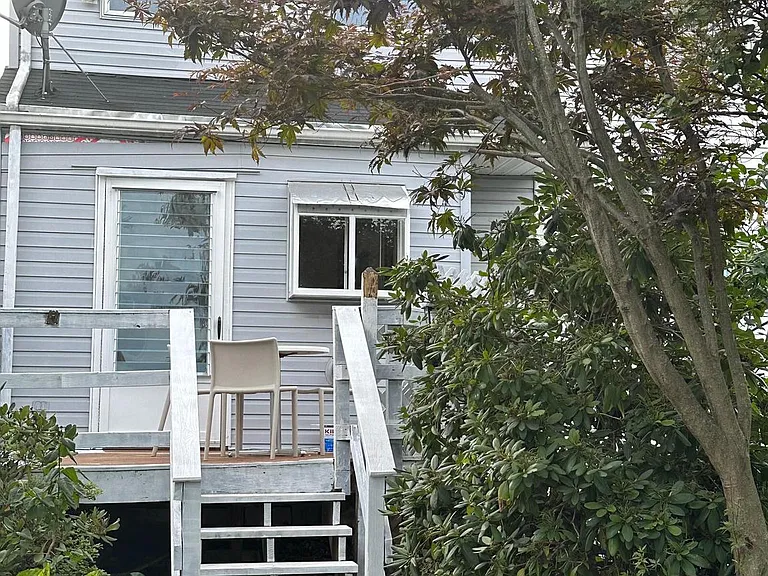 239 N Stratton St — Photo 27