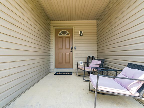 4th image of 7654 Farm Hill Dr