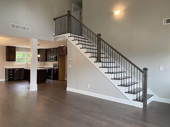 3rd image of 146 Brookstone Dr