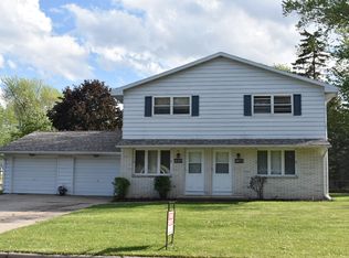 1483 Buffalo St, Green Bay, WI 54313