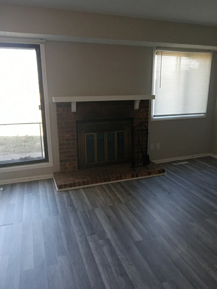 3 bed, 1.5 bath, 1339 sqft, $2,100 — Photo 3