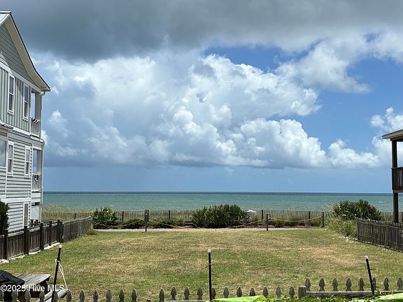 5th image of 310 Fort Fisher Blvd N