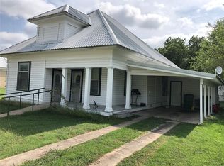 4208 3rd St, Walnut Springs, TX 76690