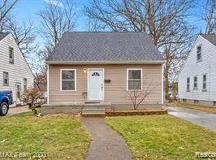 2829 Bennett St, Dearborn, MI 48124