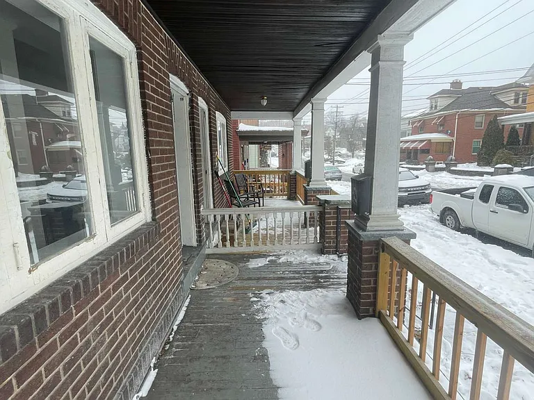 136 S Spring Ave #136 — Photo 3