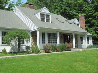 73 Thrush Ln, New Canaan, CT 06840