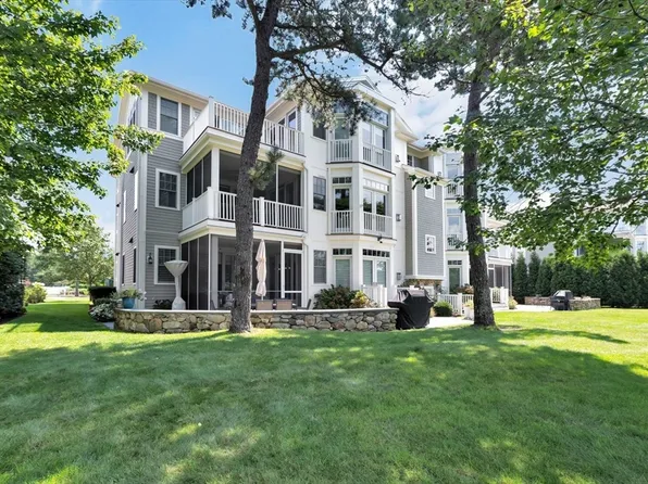 66-66D Simons Rd #D, Mashpee, MA 02649