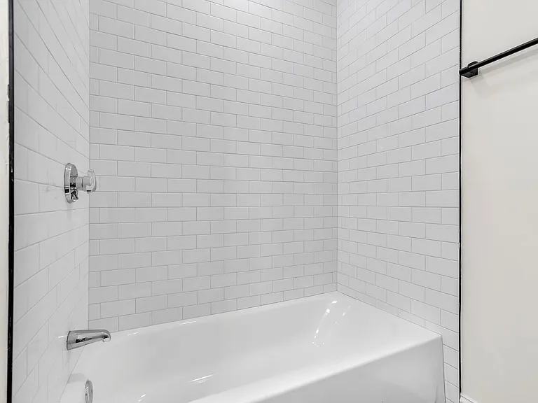 23 Pleasant St #2 — Photo 3