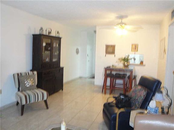 3rd image of 6200 W Flagler St APT 402