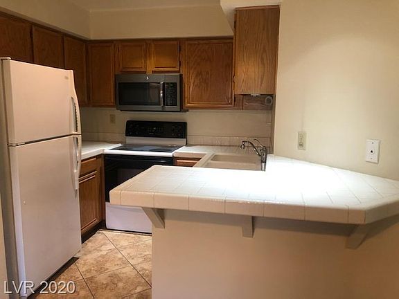 5th image of 2220 Pinetop Ln Unit 106