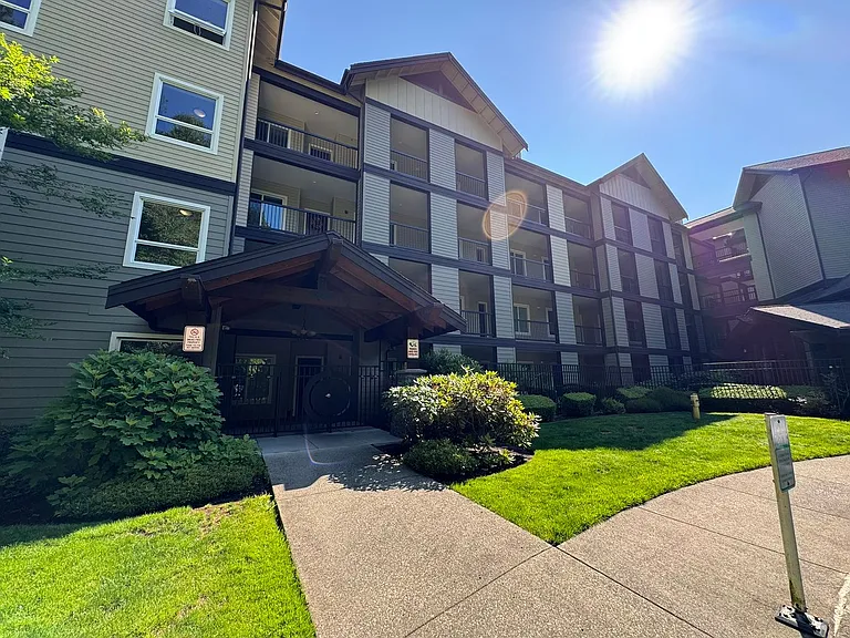 18707 SE Newport Way #111 — Photo 2