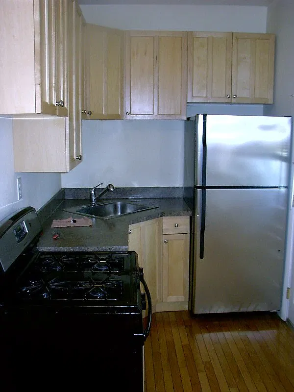 2 bed, 800 sqft, $2,150 — Photo 2