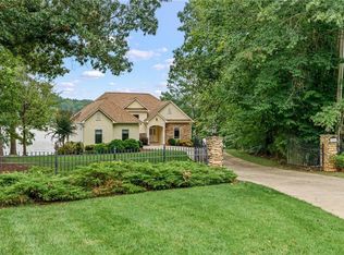 161 Abbotts Ct, Lexington, NC 27292