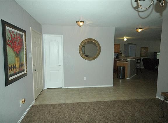 4th image of 701 Redwing Dr