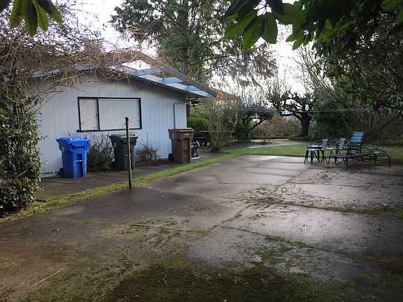3rd image of 4111 N Mason Ave