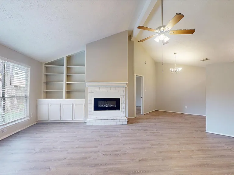 2331 Barrington Place Dr — Photo 12