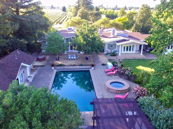 1765 Zinfandel Ln, Saint Helena, CA 94574