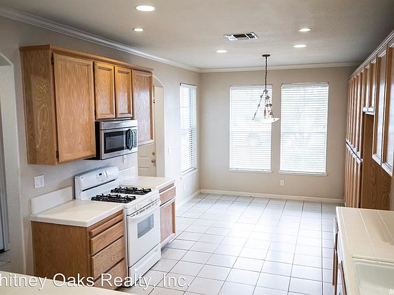 3rd image of 8957 Box Canyon Way