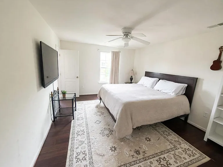 8707 Raleigh Mews — Photo 6
