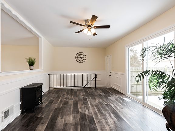 4th image of 1042 Bradfield Ct