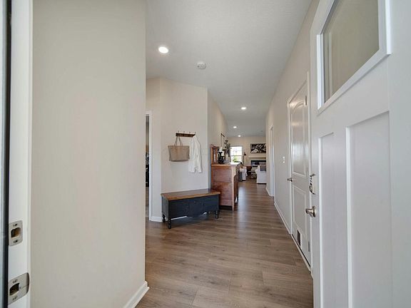 4th image of 268 Mannaseh Dr W