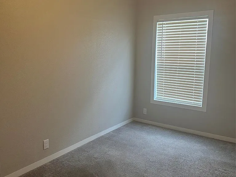 21509 W Hammond Dr — Photo 9