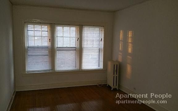 3rd image of 534 Hinman Ave #2