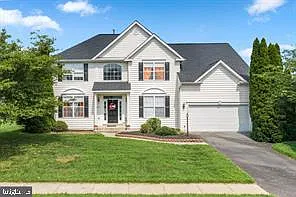 4 bed, 2.5 bath, 2758 sqft, $3,695 — Photo 2