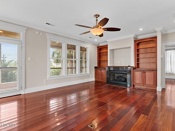 3rd image of 8222 Lakeview Drive