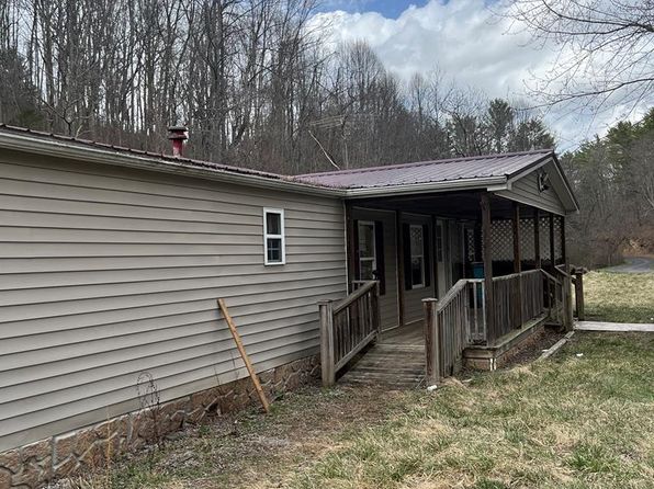 1305 Greasy Creek Rd, Wytheville, VA 24382