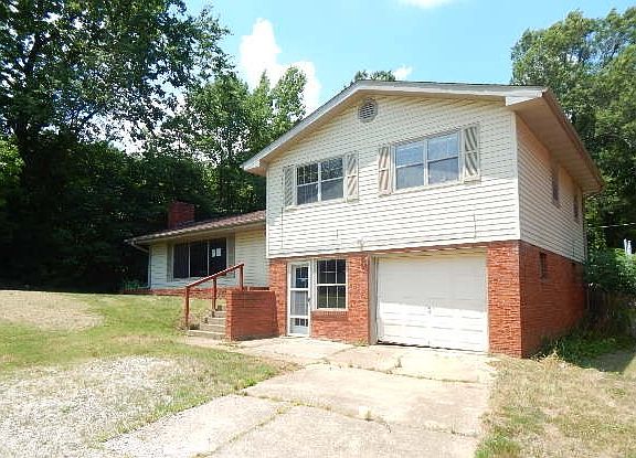2nd image of 777 County Road 468