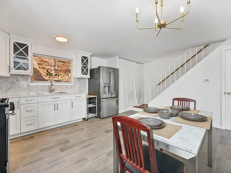 305 Mill Rock Rd — Photo 11