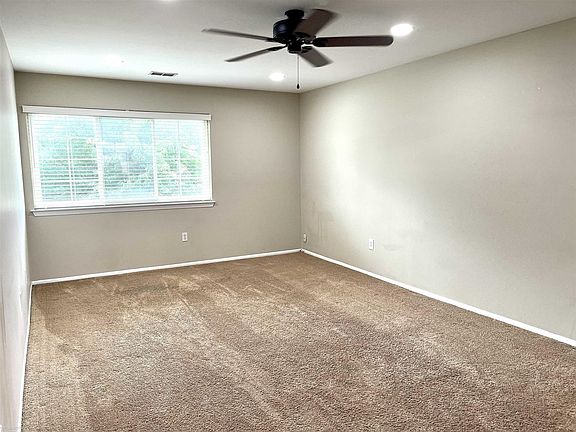4th image of 8141 Denwood Dr