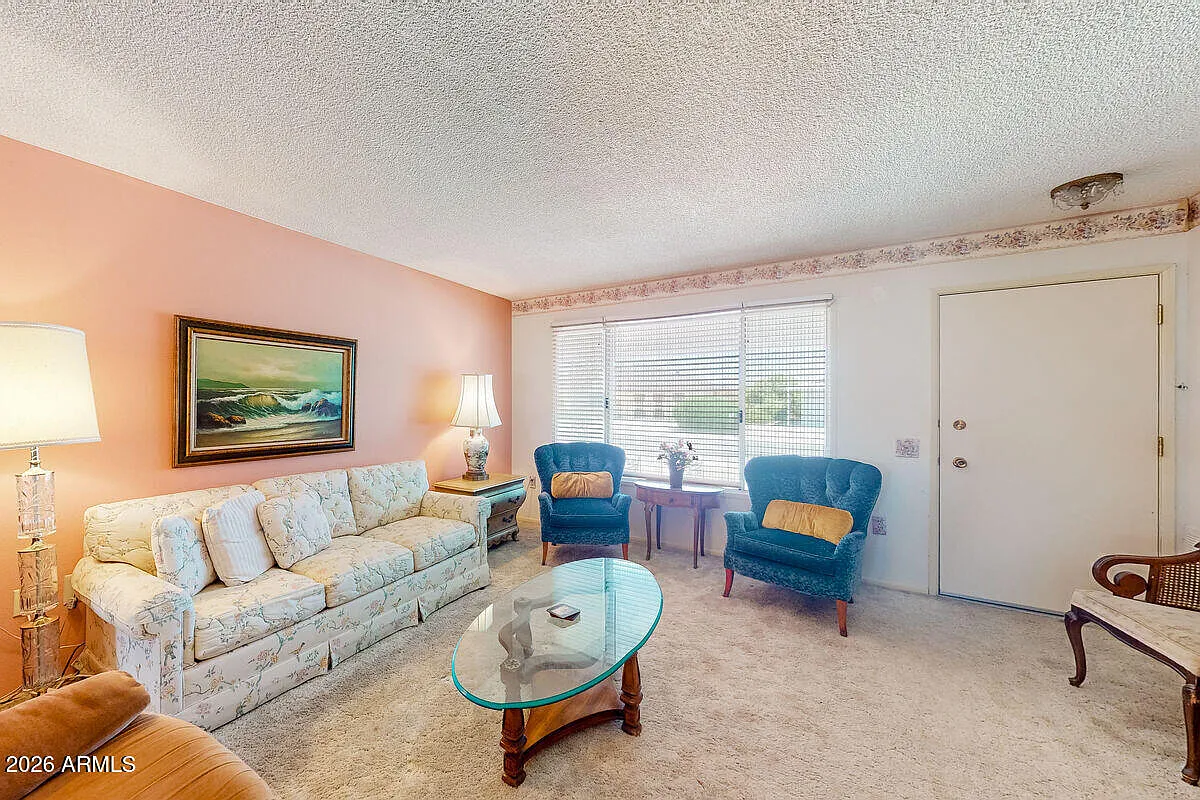 3 bed, 2.0 bath, 1160 sqft, $2,500 — Photo 4