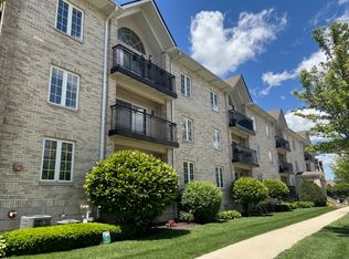 9400 S 79th Ave APT 1C, Hickory Hills, IL 60457