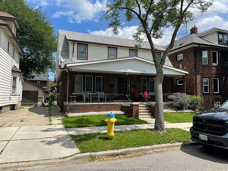 1248 Chilver Rd — Photo 1