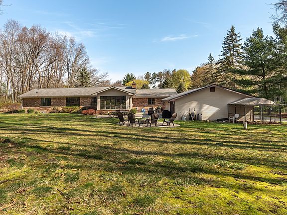 4th image of 1225 Jeffrey Ln