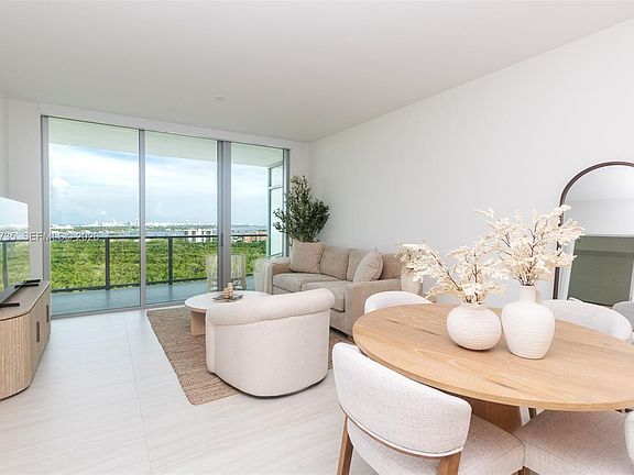 2nd image of 2411 Laguna Cir #1704