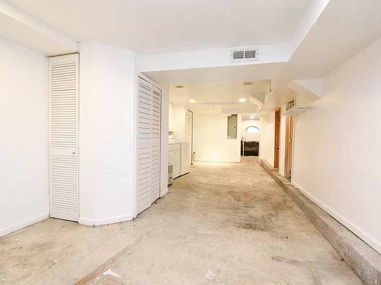 3332 W Le Moyne St — Photo 29