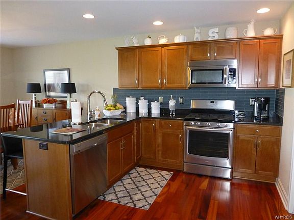4th image of 37 Cottagewood Ln