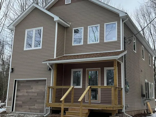 56 Grandview Dr, Lake Ariel, PA 18436