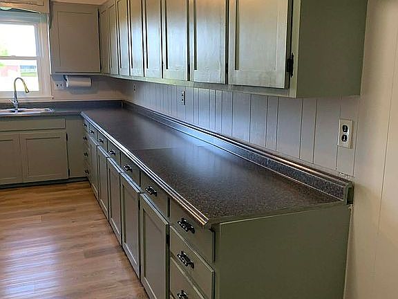 2nd image of 113 Galyan St