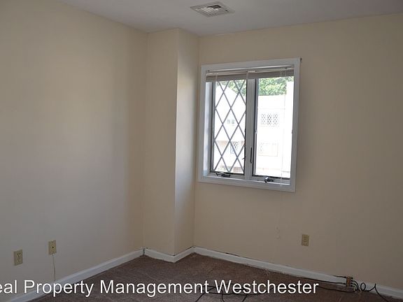 4th image of 118 Pelhamdale Ave